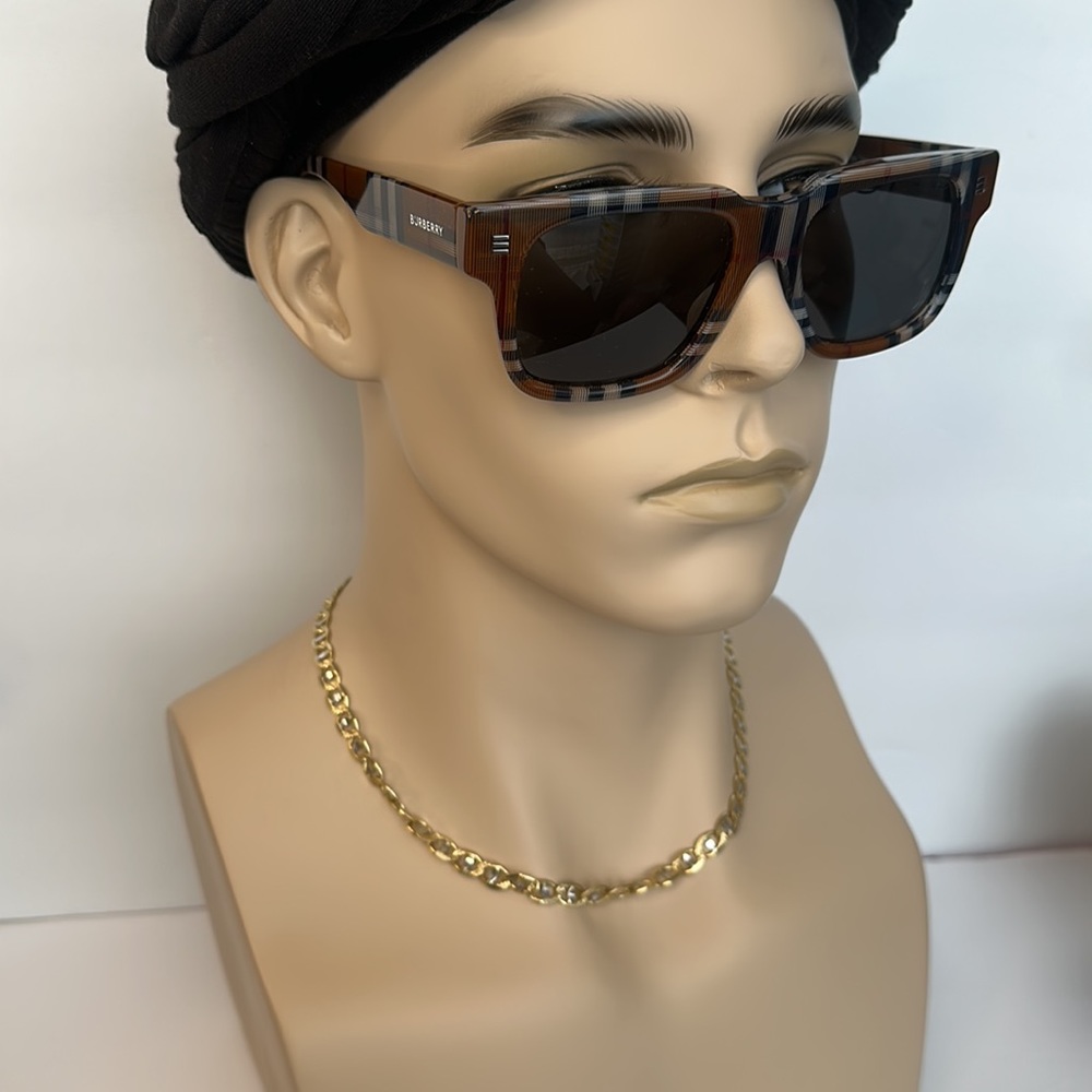 💯 - New Authentic BURBERRY
Dark Gray Square Men's Sunglasses